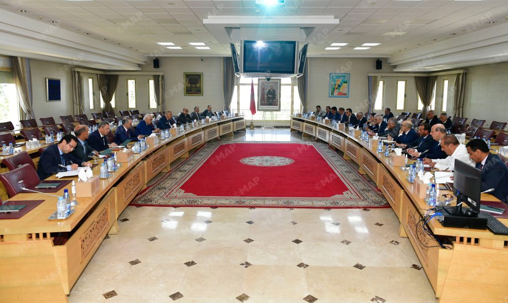 وزير الداخلية يعقد اجتماعا مع قادة ومسؤولي الأحزاب السياسية التي تتوفر على فريق أو مجموعة برلمانية حول الاستعدادات لانتخاب أعضاء مجلس النواب